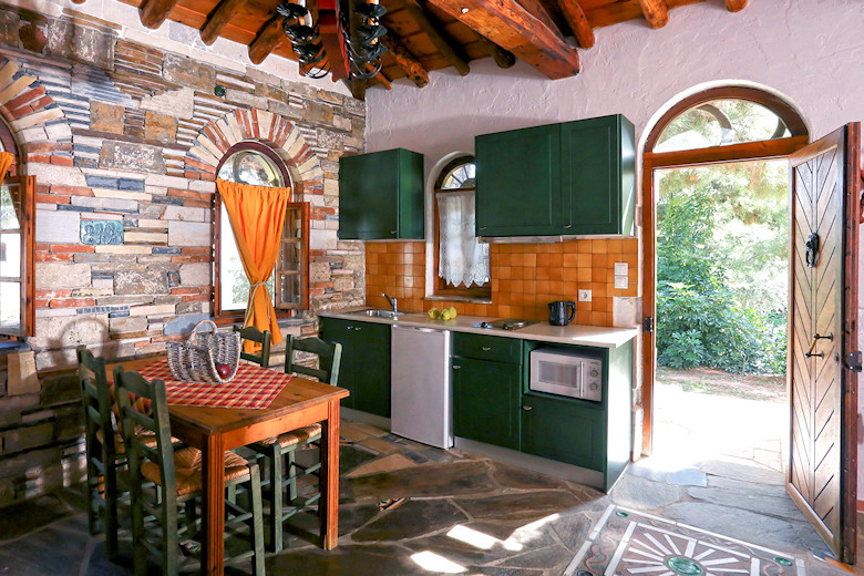 Kitchen and dining area in a Studio